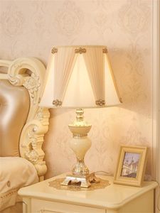 Lampes de table tissu de luxe européen cristal cour chambre étude lampe de table jade américain salon décor mariage cadeau lumières