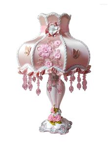 Tafellampen Europese roze stof slaapkamer trouwkamer bedlamp lampstudie prinses luxe kanten hars lichten cadeauverlichting