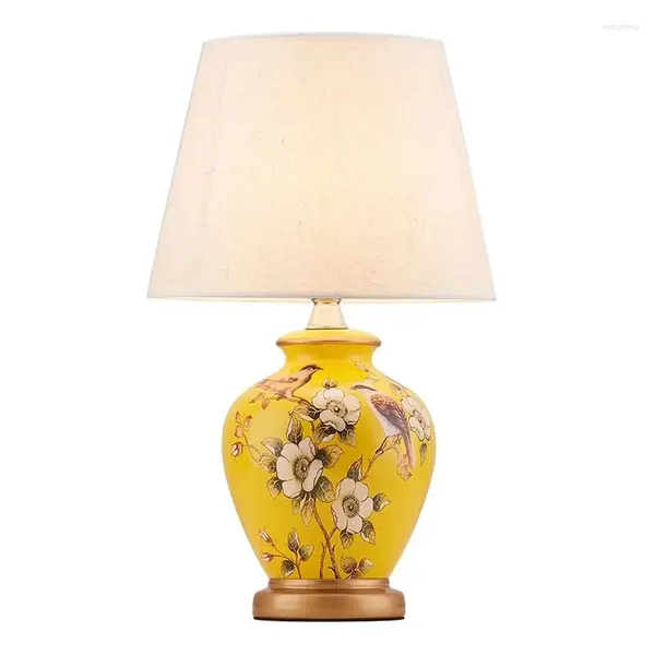 Lámparas de mesa de estilo europeo lámpara de escritorio de cerámica dormitorio flor y pájaros decoración del hogar pintada