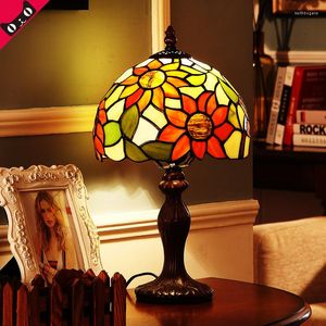 Lámparas de mesa Lámpara de girasol europea Moda creativa Led Escritorio Americano Retro Dormitorio Luz de noche Luces de noche Decoración