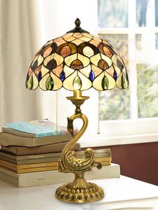 Tafellampen Europees Tiffany Lamp Koper Shell Luxe AMERIKAANSE CREATIEVE SWAN STUDIE SLAAPKAMER BEDBAD LICHT