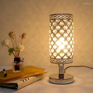 Lampes de table Mode Lampe de bureau romantique Lampe de chevet Chambre à coucher sculptée Lecture Cristal décoratif européen