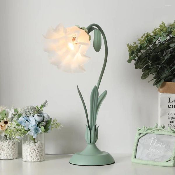 Lampes de table Fleur Lampe de bureau Abat-jour Intérieur Veilleuse Art Décor Tissu Vintage Nordique Décoration
