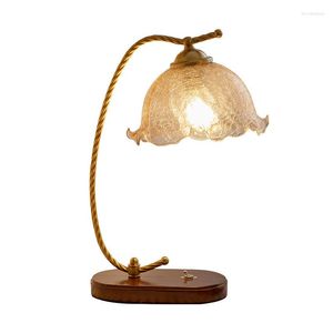 Lampes de table français rétro fleur lampe moderne créatif chambre chevet décoration nordique senior verre bureau