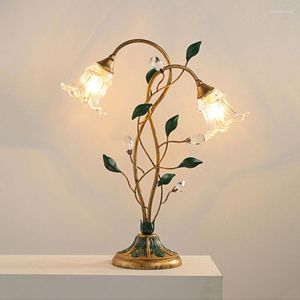 Lámparas de mesa Flor romántica francesa Escritorio E14 Luz decorativa Hogar Sala de estar Mesita de noche Vidrio Cobre Hoja verde LED