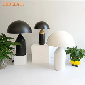 Lámparas de mesa Alto 35 cm Negro Hierro nórdico Oro Decoración para el hogar Sala de estar Dormitorio Luz Estudio Escritorio Soporte Mesita de noche