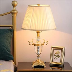 Lámparas de mesa Hongcui Lámpara de cristal Descripción de latón Luz de tela moderna decorativa para sala de estar dormitorio