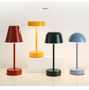 Tafellampen ijzer meerdere kleuren beschikbaar bedstudie camping bureau oplaadbaar