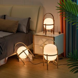 Lámparas de mesa Diseño italiano Lámpara de vidrio de madera maciza de lujo E27 Luces de escritorio LED modernas Sala de estar / Habitación modelo Dormitorio Fondo de estudio de cabecera