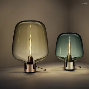 Tafellampen Italiaanse ontwerper lamp Noordelijke slaapkamer slaapkamer bedlicht lichte mode woonkamer luxe glas decoratief