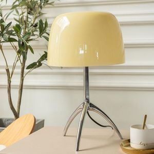 Tafellampen Italiaanse ontwerper lumiere lamp modern eenvoudig bureau voor slaapkamer bedstudie woonkamer ledglas licht