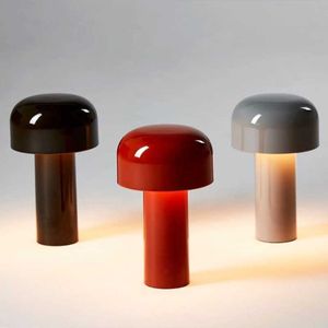 Lampes de table italienne moderne minimaliste net design rouge sens créatif salon chambre étude lecture lampe de table décorative nordique AA230421