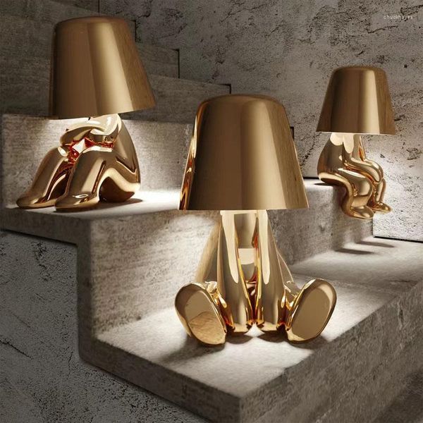 Lampes de table Italie Little Golden Man Lampe de bureau USB rechargeable Cartoon Art Ornement Étude Café Bar Chambre Chevet Décor