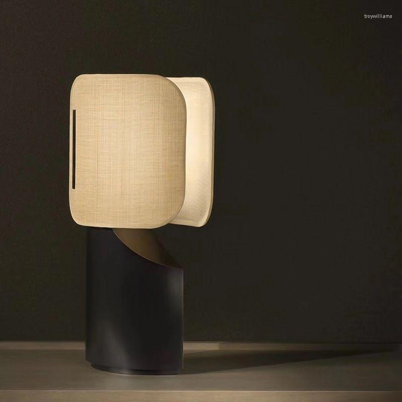 Tafellampen Japanse moderne eenvoudige houten lamp Zen slaapkamer nachtkastje model kamer Chinese stijl gepersonaliseerde artistieke creatief