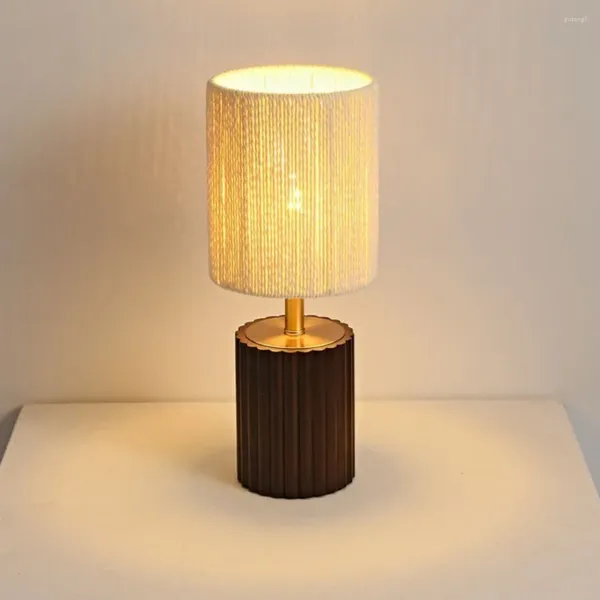 Lámparas de mesa lámpara de cuerda de madera wabi japonesa LED E27 Rattan Arte de arte luces Sala de estar Sofas dormitorio Casa Deco Noche Luz