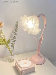 Lampes de table Coréen romantique chevet fleur lampe de Table atmosphère nordique enfants et filles chambre bureau lumière chevet E27 lampe décorative YQ240316