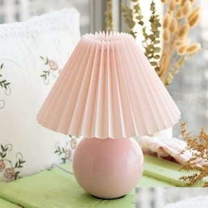 Lámparas de mesa Corea Vintage Pink Ceramic Lámpara Bedside Room Lights Lights Fulte Fabric Nightsand Desk Deco Drop entrega DH3EJ