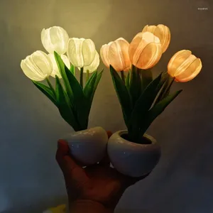 Lampes de table LED lampe de chevet lampe Tulip Night Light Simulation Fleur Bouquet romantique Décoration de la chambre