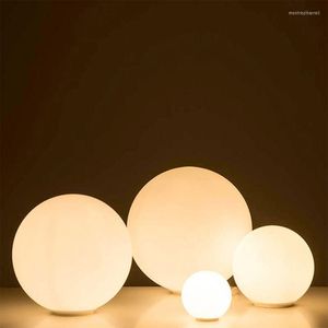 Tafellampen LED Bubble Glas Lamp Moderne Minimalistische Ronde Bal Wit Decoratieve bureaubricht voor slaapkamer Sofa Studie Binnenrichting Illuminatie