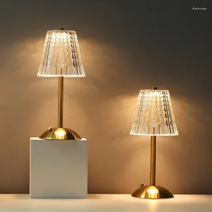 Tafellampen LED Crystal Lamp Romantische atmosfeer Licht Touch Diming Night 2000MAH USB Oogbescherming Leeskamer Leeskamer