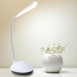 Tafellampen LED Desk Lamp Stepless Dimable Touch Foldable Eye Protection 3xaaa Batterij Beschikbaar Bedide Lees Night Light