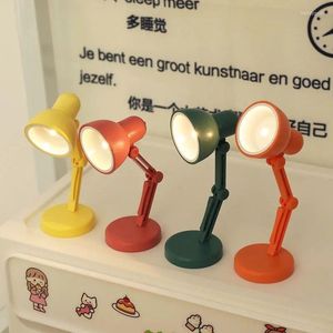 Lampes de table Lampe LED Bureau Livre Mini Petit Pliant Portable Veilleuse Magnétique Protection des Yeux Chambre