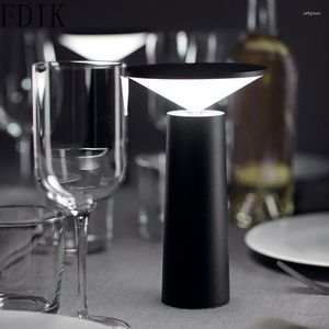 Lampes de table LED Light Café Restaurant Bar Lampe de bureau rechargeable Tactile Gradation Chevet Nuit USB Loft Décor Éclairage intérieur