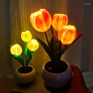 Tafellampen LED TULIP NACHT LICHT USB LADING Simulatie Bloemlamp Huisdecoratie Sfeer voor kantoor/kamer/bar/café