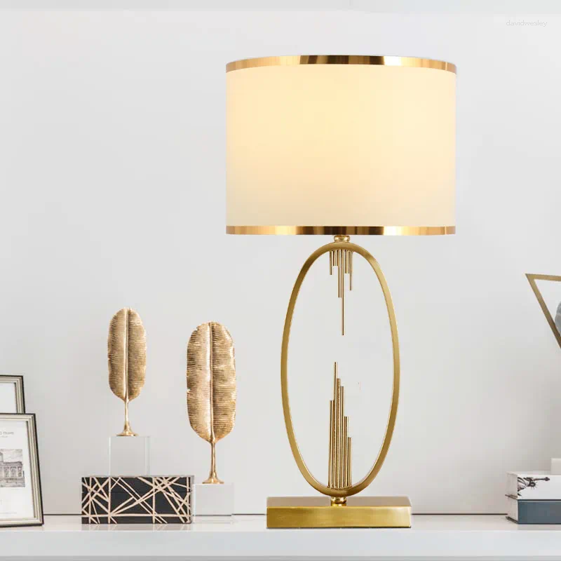 Lampy stołowe lekkie luksusowe lampa kreatywna n prosta salon dekoracyjna sypialnia nocna dotyk