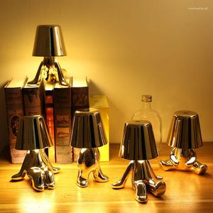 Tafellampen Little Golden Man Lamp Led Art Decor Night Light Bedide Bedroom Cafe Bar Cadeau voor kinderen Vriendin