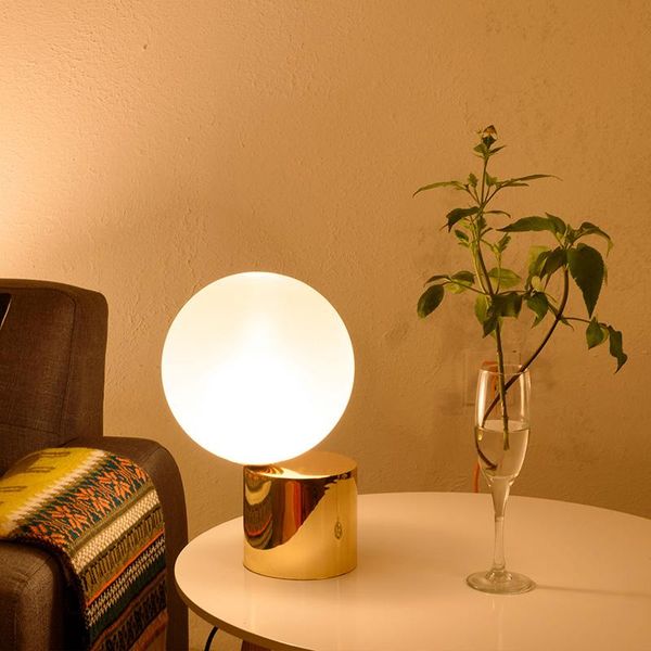 Lámparas de mesa Livewin Lámpara moderna Escritorio lujoso Globo dorado Mesita de noche Iluminación para el hogar Art Deco Lectura Luz nocturna E27Table