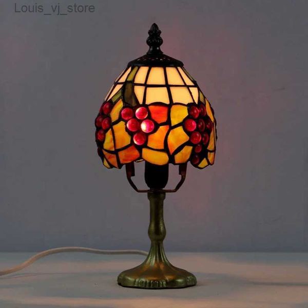 Lampes de table LongHuiJing Mini raisin vitrail abat-jour lampe de bureau fabriqué à la main Tiffany Art lampes de table YQ240316