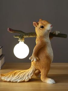 Tafellampen mooie schattige kleine hars eekhoorn moderne decoratie kid's meisjes kinderkamer led dier 2022 lampable