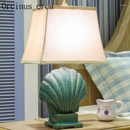 Lámparas de mesa Lámpara de cerámica azul mediterráneo Sala de estar Dormitorio Moderno Simple Jardín Concha creativa