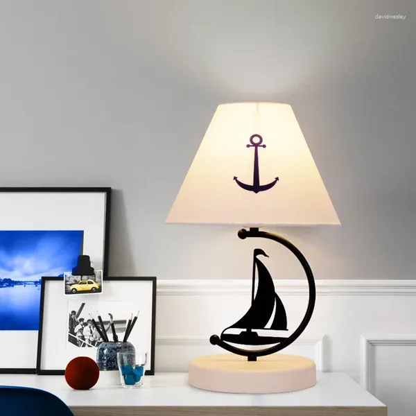 Lampes de table Méditerranéen Decorative Creative Cartoon Boy Boy Home Lighting