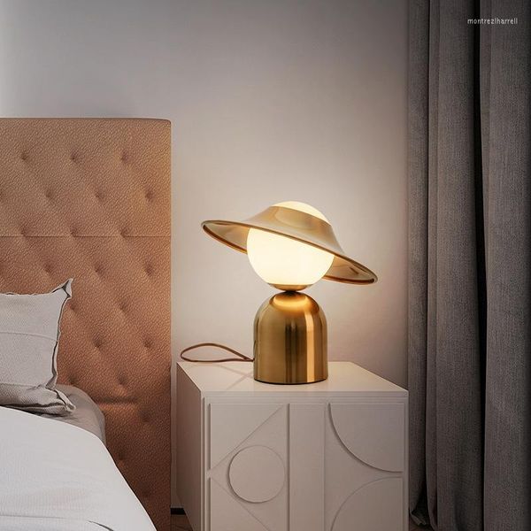 Lampes de table Lampe en métal Forme de chapeau Réglage à 270 ° Postmoderne Luxe Chevet Salon Étude Chambre Bureau Lumières Décor Éclairage D