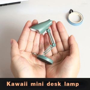 Lampes de table mini lampe LED lampe créative petite touche chaude livre clair