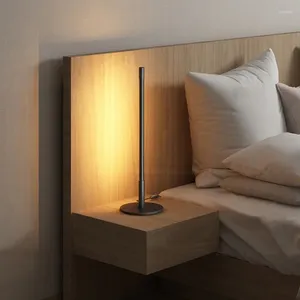 Tafellampen Minimalistisch lamp Bedroom Bedsbureau Moderne LED -lampen Eenvoudig El Homestay Night Light Home Lighting