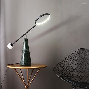 Lámparas de mesa modelo habitación lámpara Led decorativa ajustable estudio escritorio tira de luz poste de mármol dormitorio boda Tafellamp