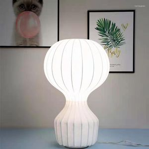 Lampes de table Art créatif moderne Lampe de chevet en soie E27 Chambre Salon Étude Bureau Tissu Abat-jour Blanc Luminaires décoratifs