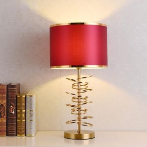 Tafellampen moderne lamp American Decoration Home Desk Lights Noordse eenvoudige woonkamer slaapkamer bedkamer bed indoor armaturen