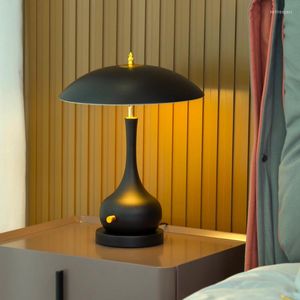 Lampes de table Lampe de chambre à coucher LED moderne adaptée au café de chevet bureau lampe de lecture éclairage de salon