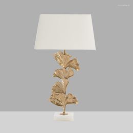 Lámparas de mesa Modern Minimalista Personalidad Estudio dormitorio Modelo neoclásico Room Livera de bar de restaurantes de arte de cobre de hojas