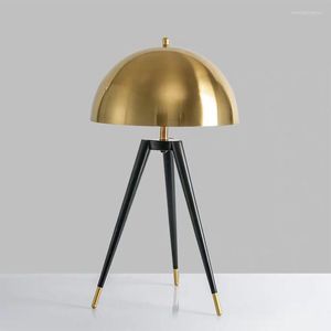 Lampes de table moderne nordique design trépied lampe de bureau pour salon décoration chambre lampe de chevet luminaires LED créatifs