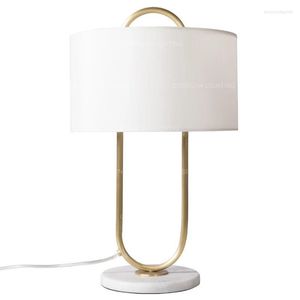 Lampes de table Bureau moderne Lampe de chevet en or avec abat-jour en tissu blanc Chambre nordique Salon Bureau Loft Éclairage