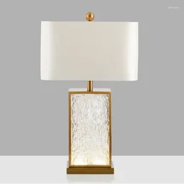 Tafellampen modern eenvoudige en luxueuze gekleurde glazen lamp gegolfd goud frame woonkamer decoratie Amerikaans kunstbed naast