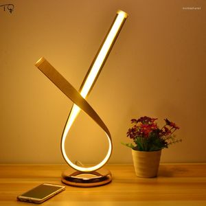 Lampes de table moderne Simple Art romantique lampe à Led en aluminium protection des yeux chambre chevet créatif salon bureau étude lecture