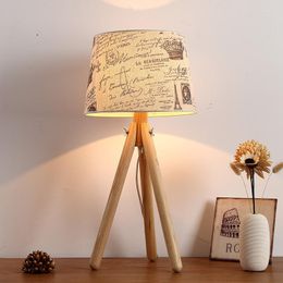 Lampes de table Lampe de chevet chambre simple moderne 1 lumière tambour abat-jour trépied décoration de la maison