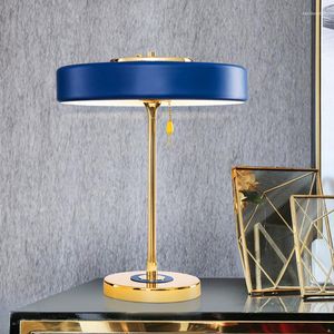 Tafellampen modern eenvoudige led lamp ijzer kunst blauw/wit/zwarte lampenkap Noordse ontwerper luxe kamer decor slaapkamer bedlicht licht