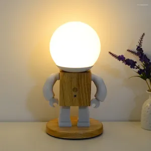 Lampes de table lampe de robot de chevet nordique avec un bouton de nuance en bois clair à 3 couleurs rechargeable pour la chambre à coucher pour enfants